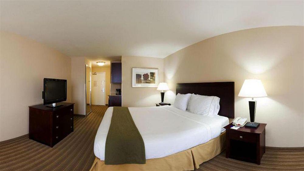 Express River Park Highway 41 By Ihg Hotel Fresno