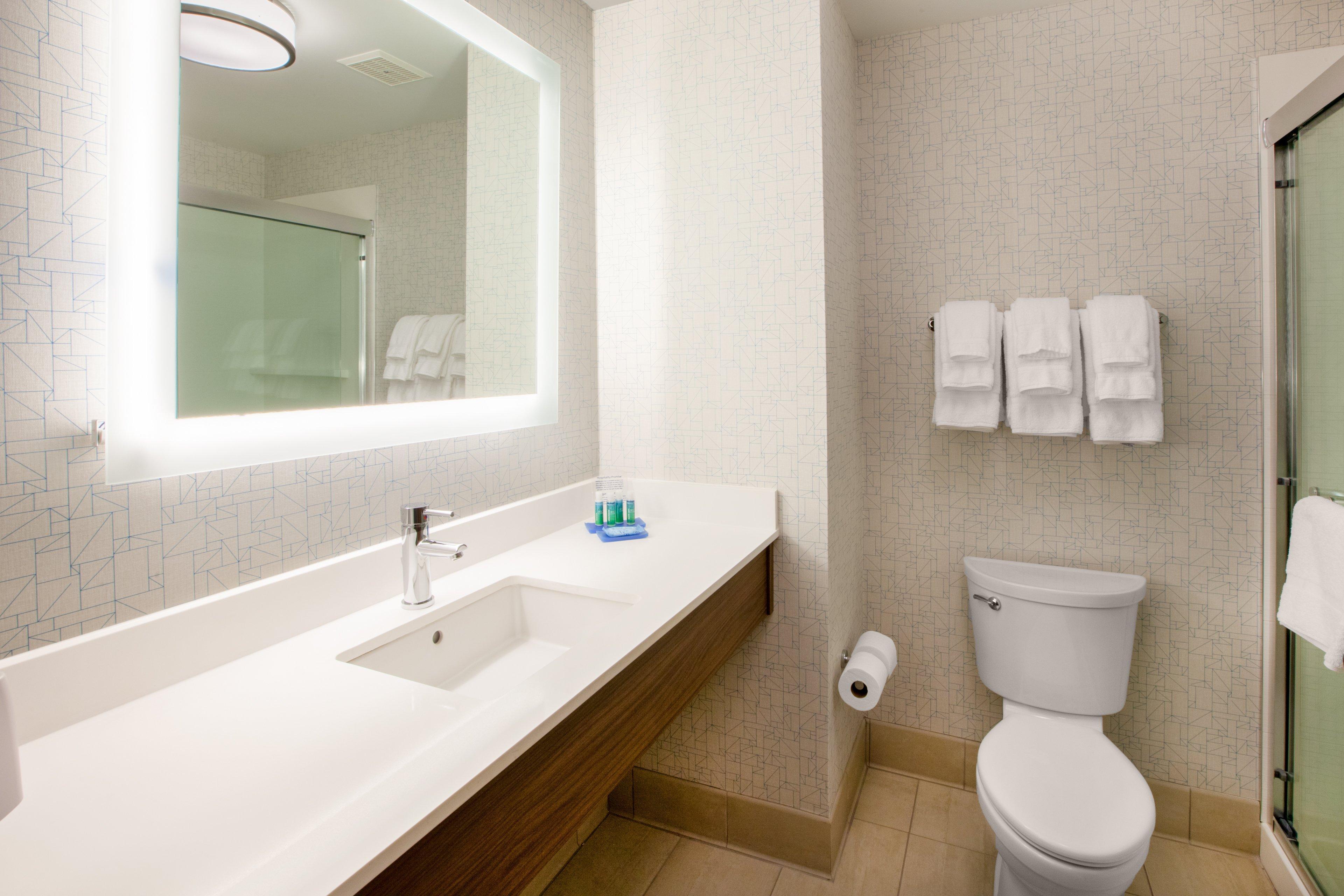 Express River Park Highway 41 By Ihg Hotel 3*