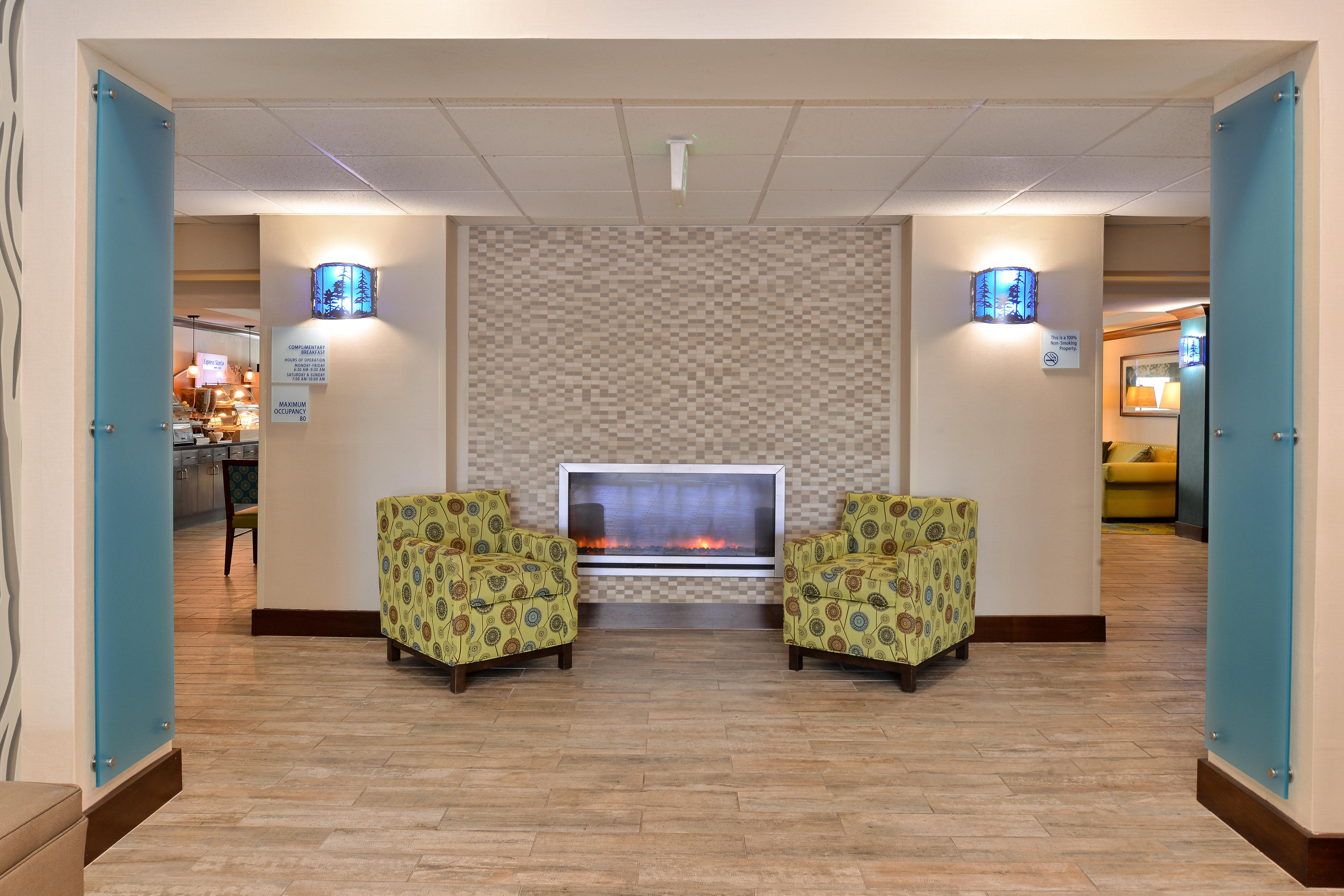 Hotel Holiday Express River Park Highway 41 By Ihg