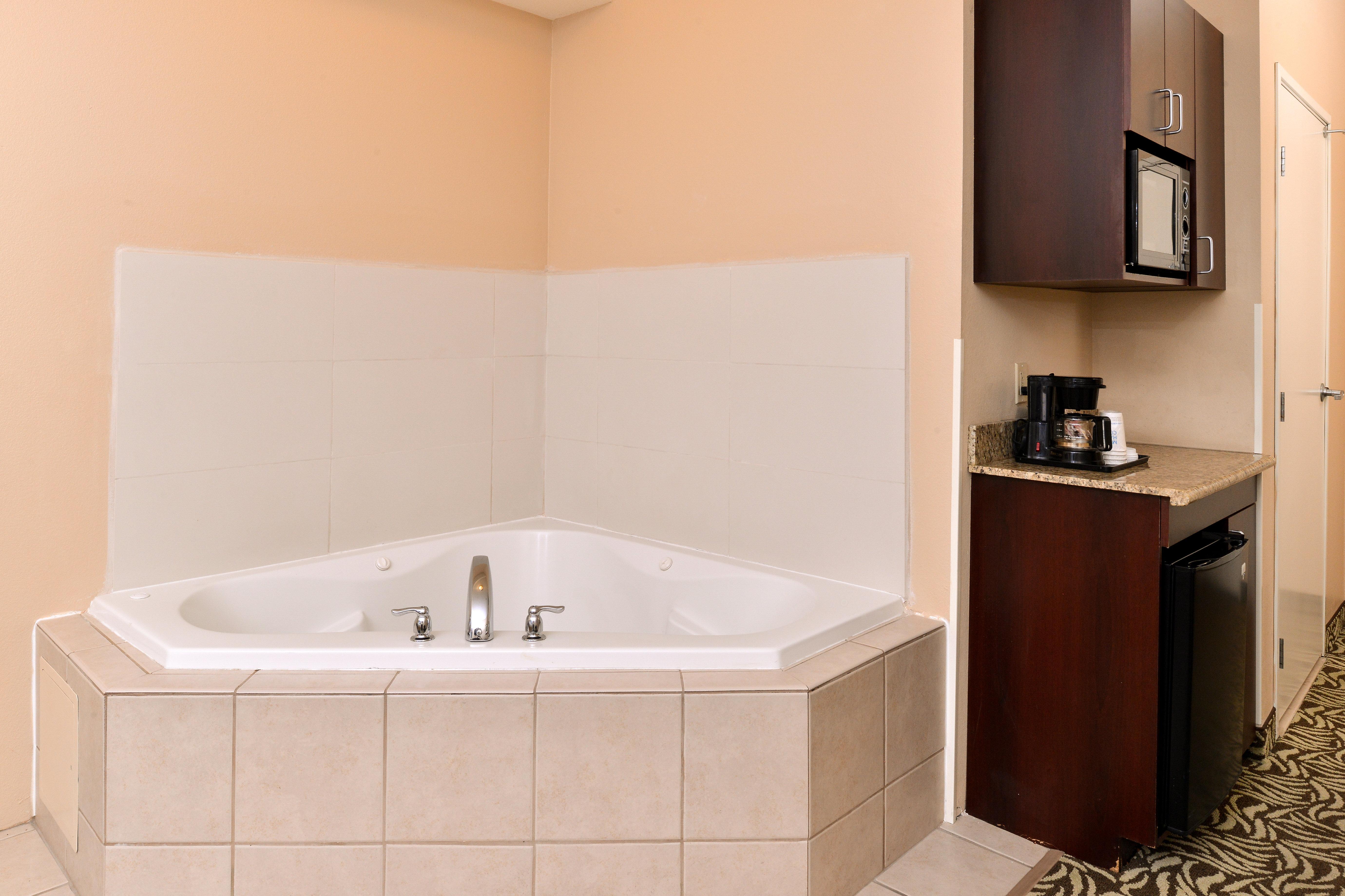 Hotel Express River Park Highway 41 By Ihg Fresno