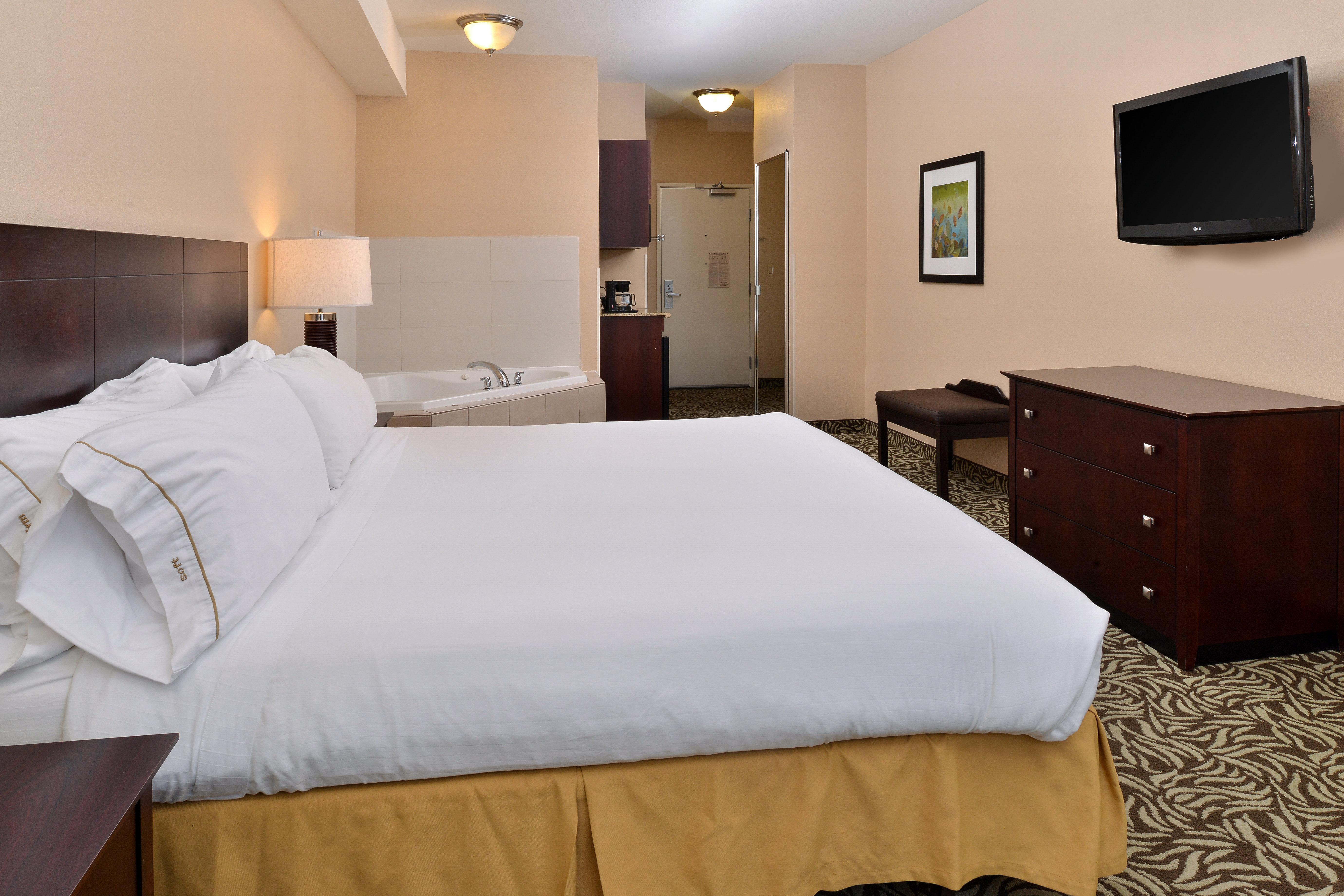 Hotel Express River Park Highway 41 By Ihg