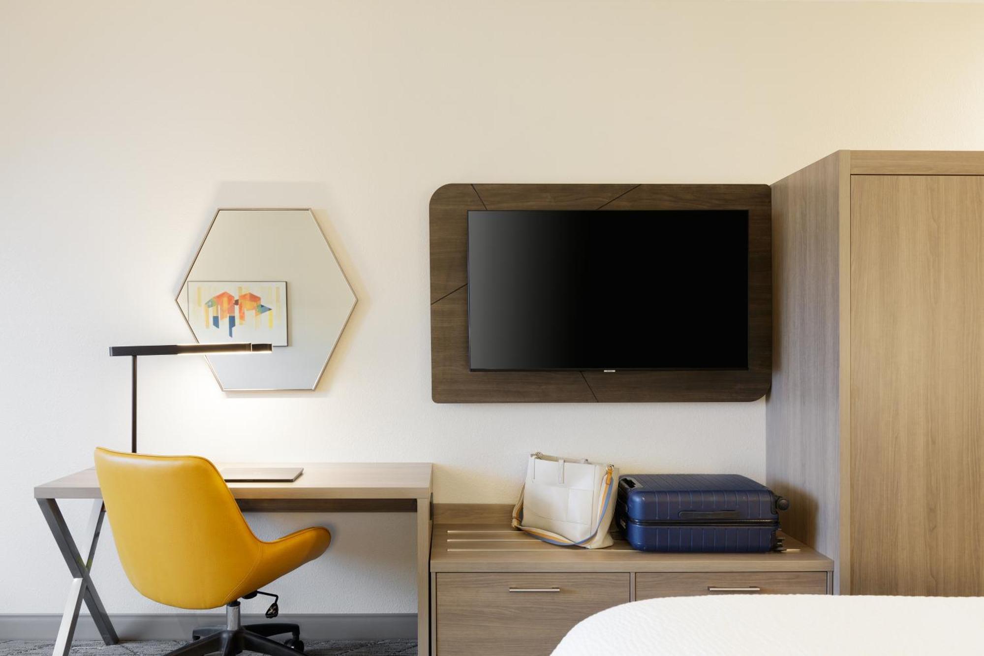 Express River Park Highway 41 By Ihg Fresno