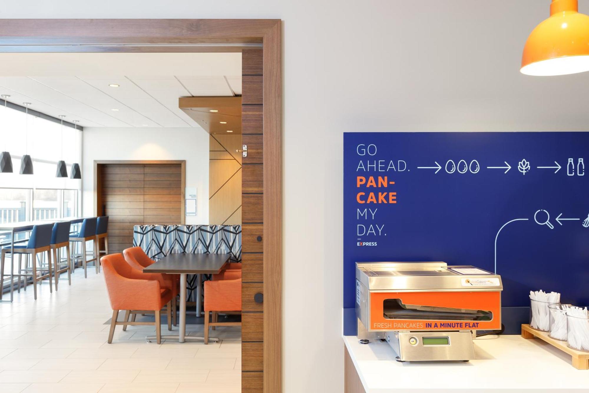 Express River Park Highway 41 By Ihg 3*