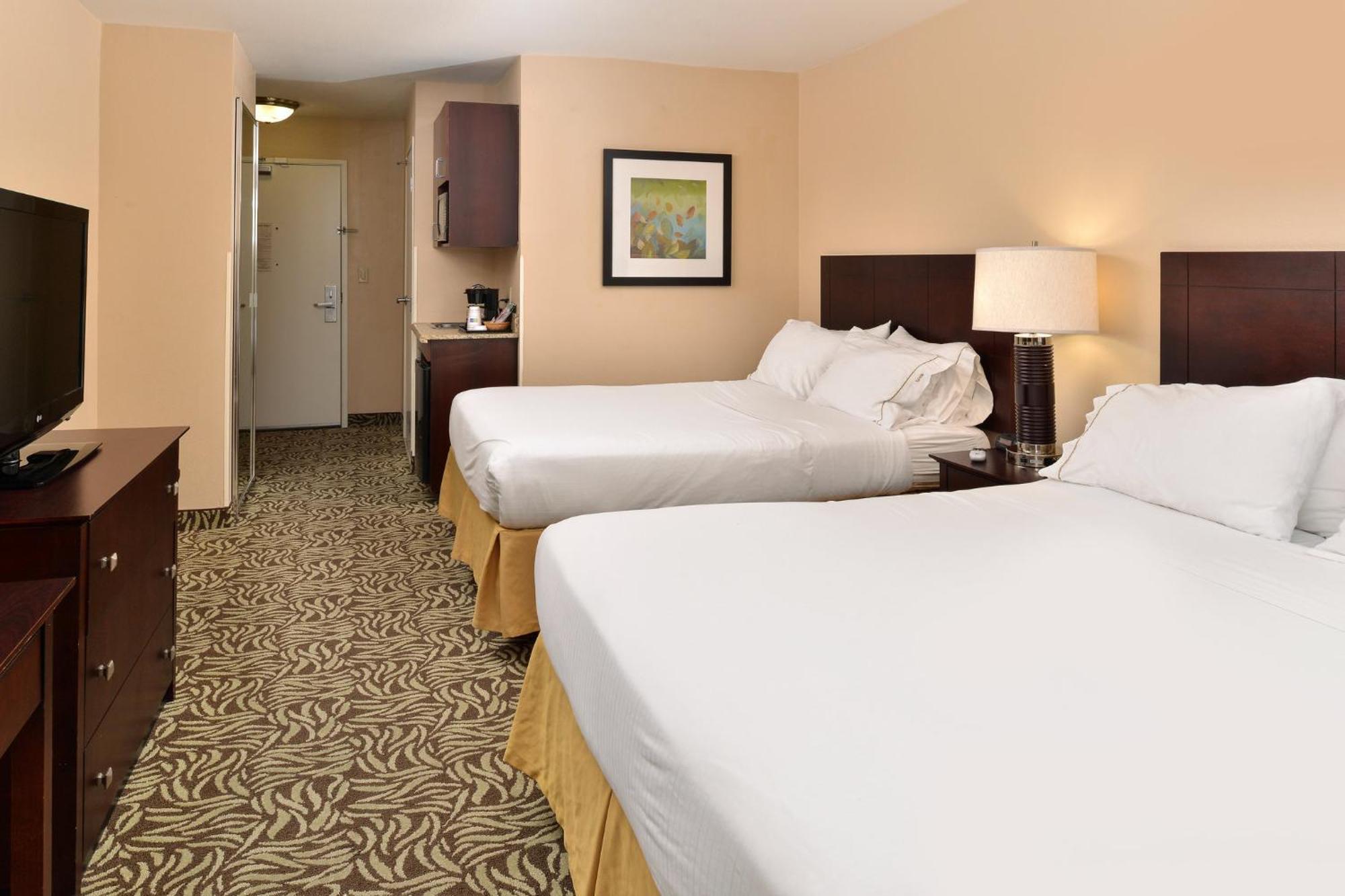 Express River Park Highway 41 By Ihg Hotel 3*