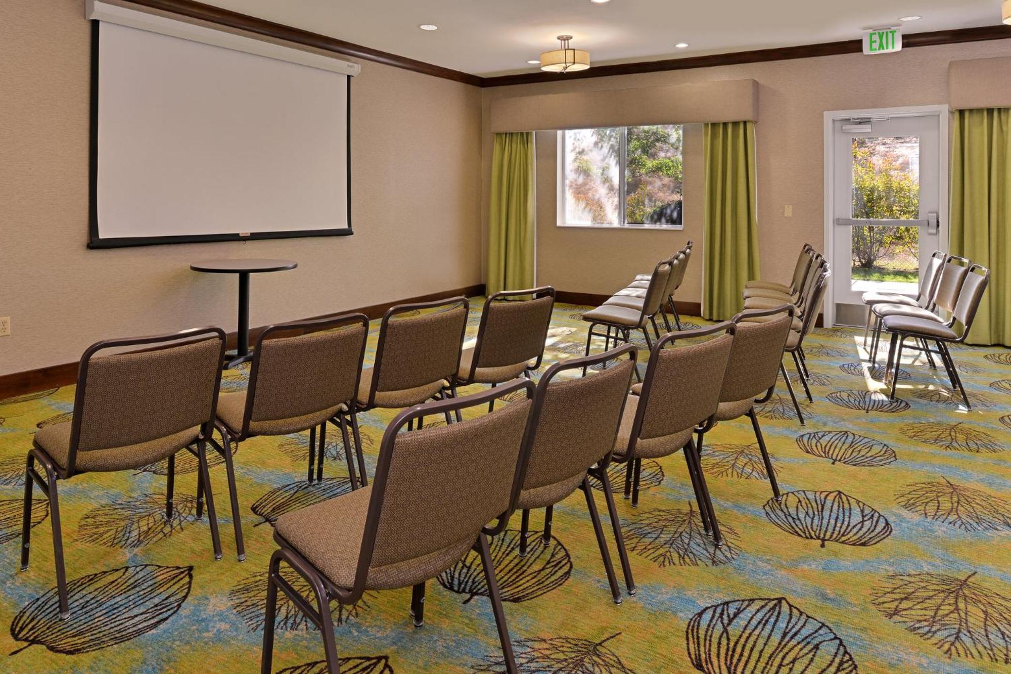 Express River Park Highway 41 By Ihg Hotel Fresno