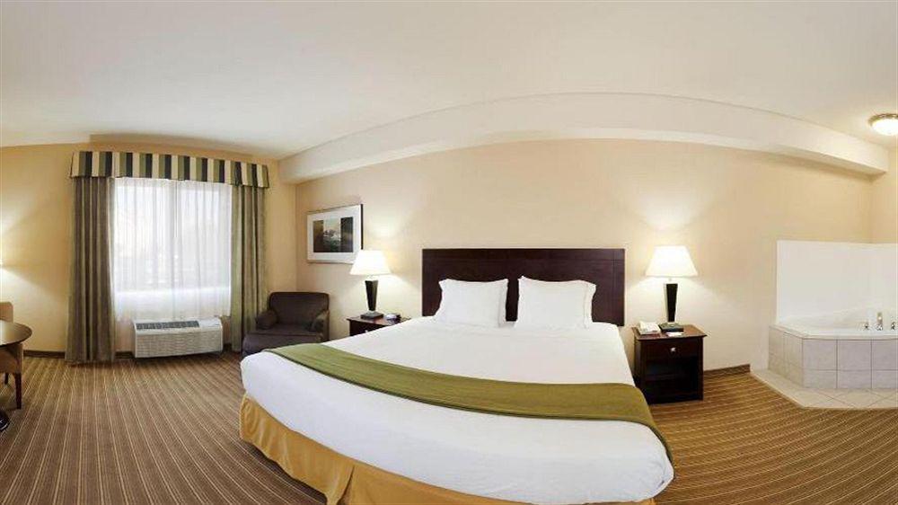 Express River Park Highway 41 By Ihg