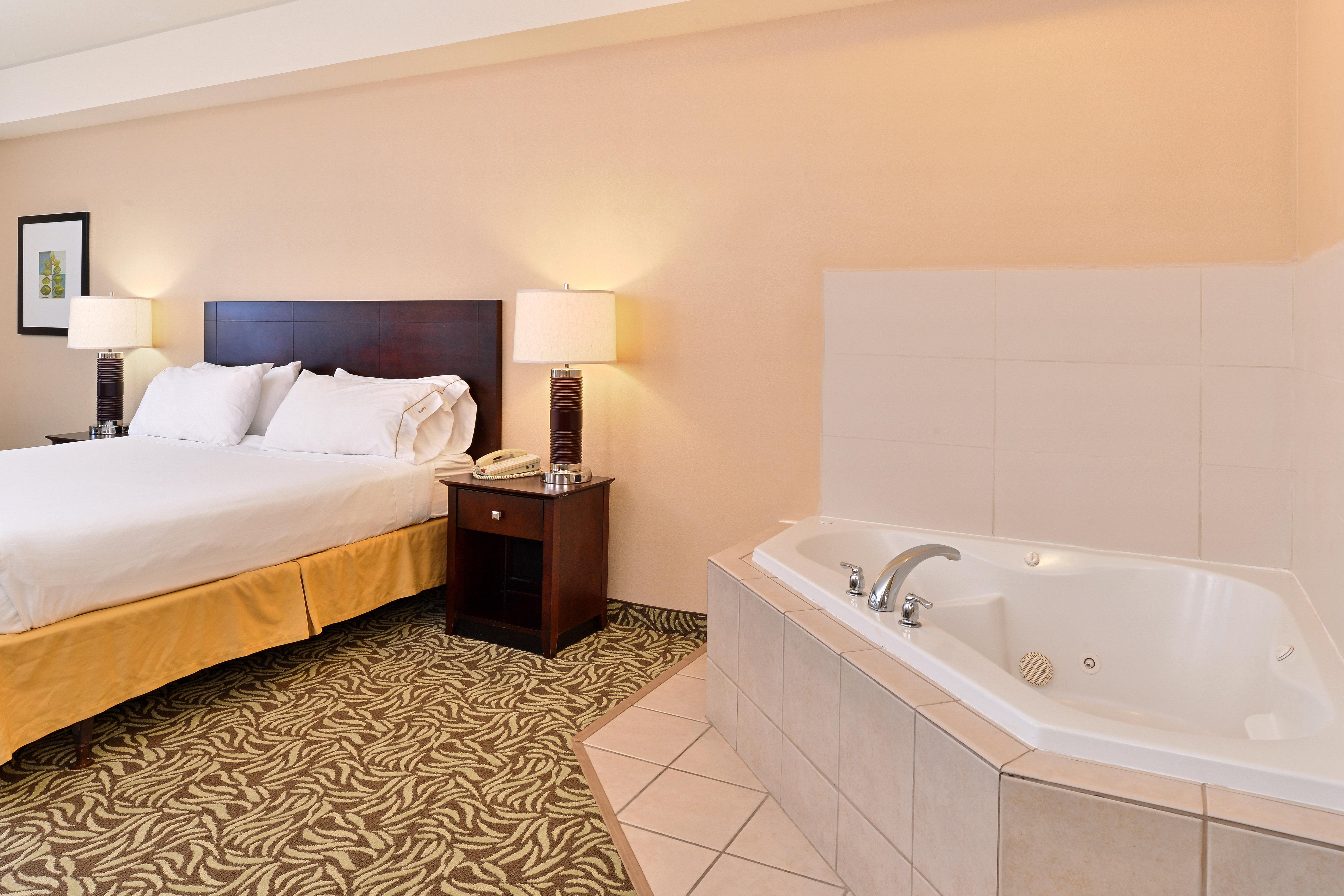 Holiday Express River Park Highway 41 By Ihg Hotel Fresno