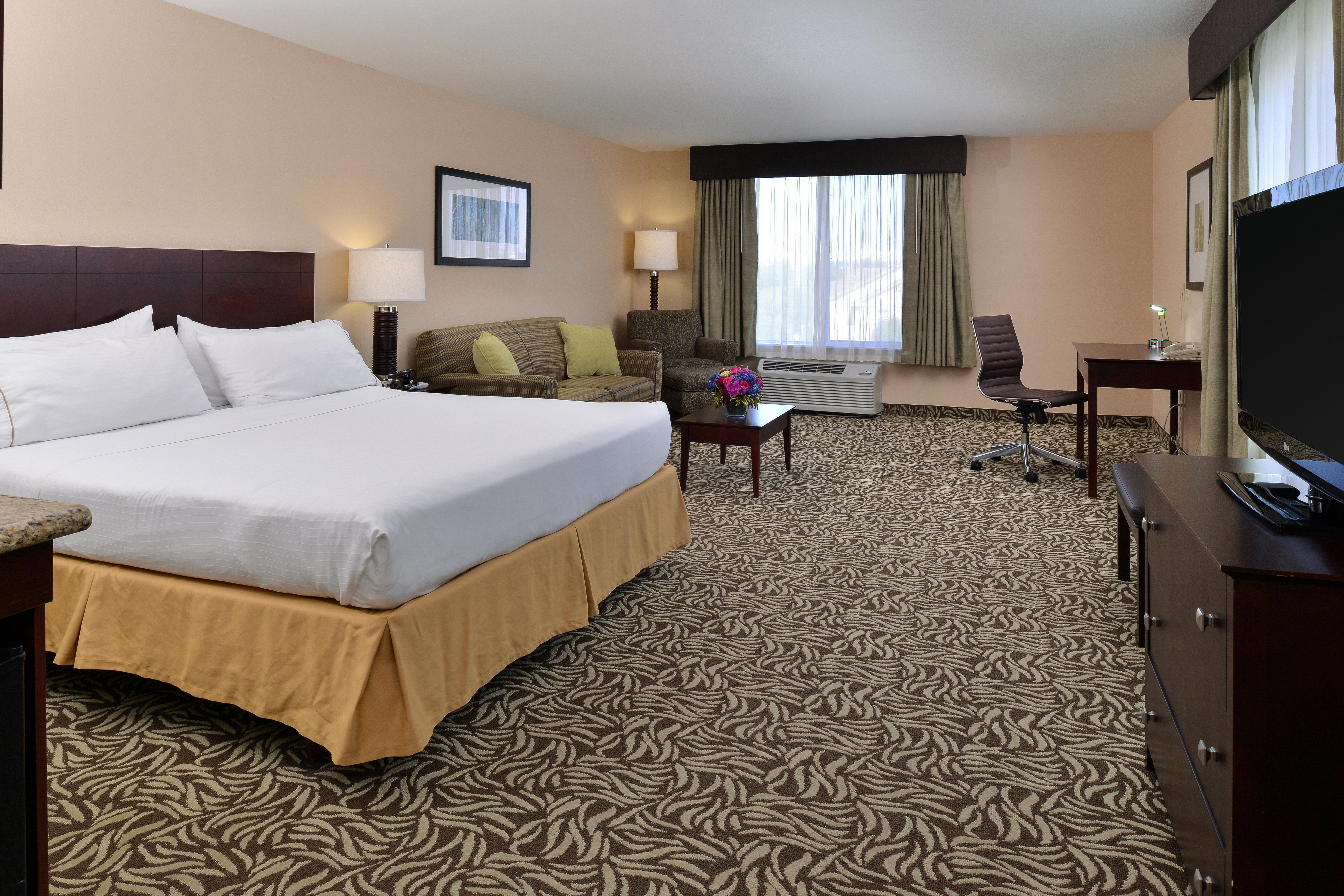 Holiday Express River Park Highway 41 By Ihg Hotel 3*